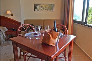 Italia Hotel Puntone di Scarlino, Exteriorul